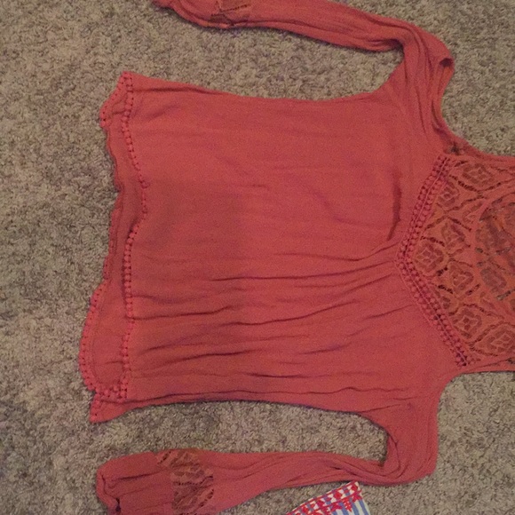 Bundle of 3 blouses - Picture 3 of 3